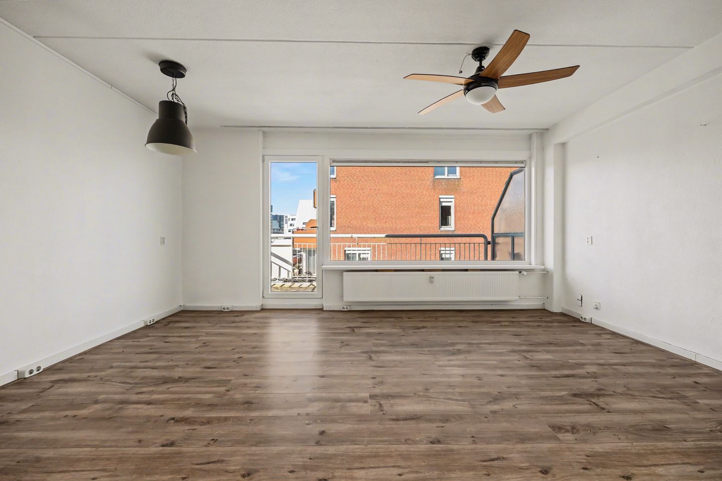 Charming 2-Room Apartment with Balcony in Lelystad Centre — 14