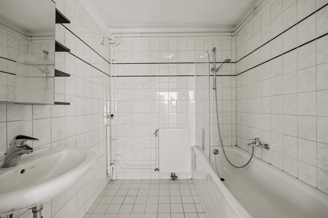 Charming 2-Room Apartment with Balcony in Lelystad Centre — 22