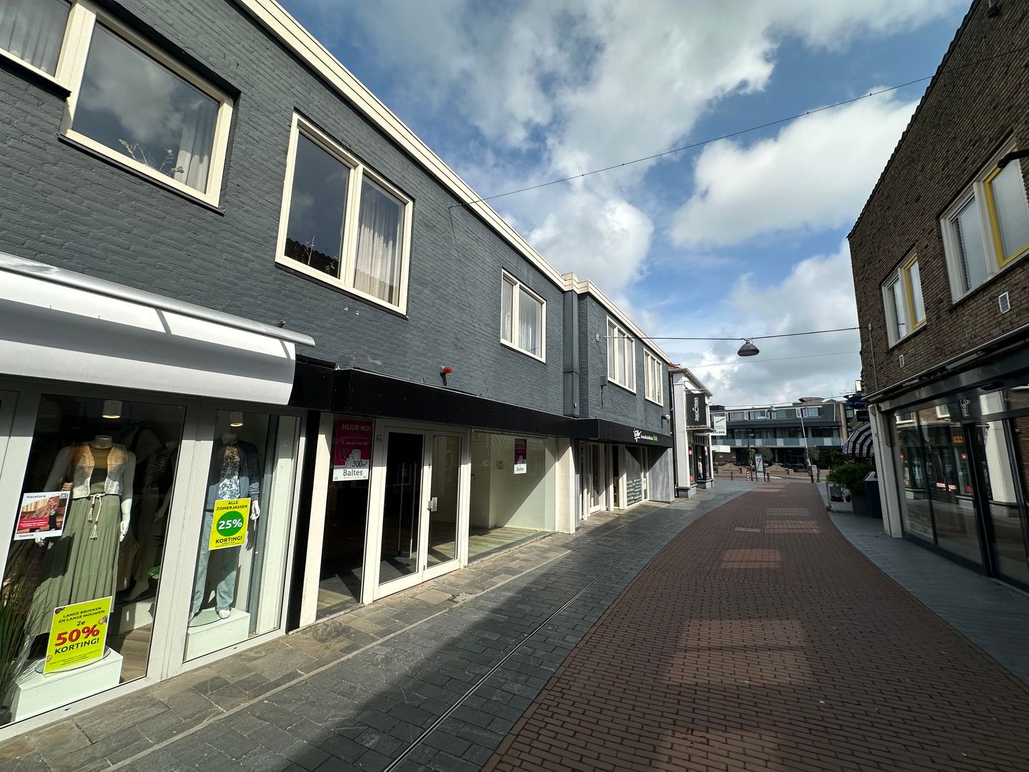View photo 2 of Herenstraat 8