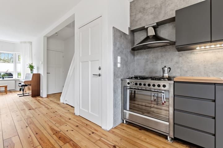 Tussenwoning te koop: Schimmelweg 367, 'S-Gravenhage