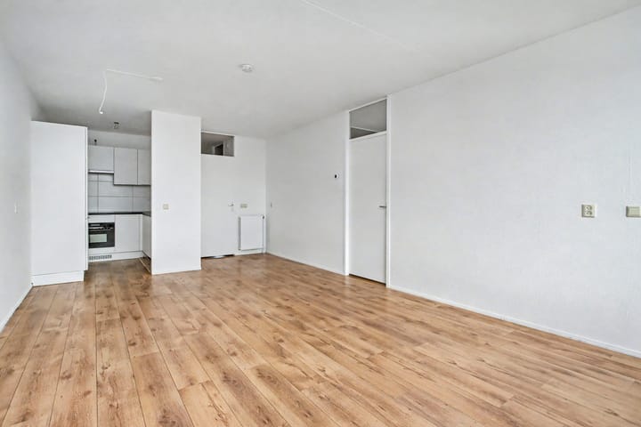 Photo 4 of Hugo van der Goeslaan 56