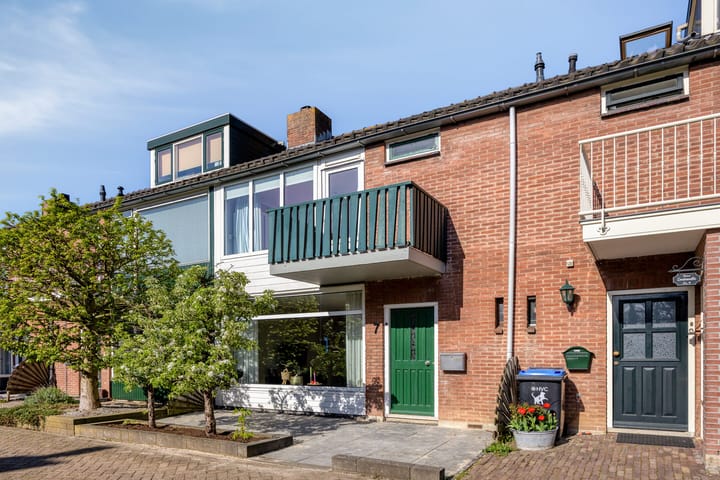 Warmoeziershof 7
