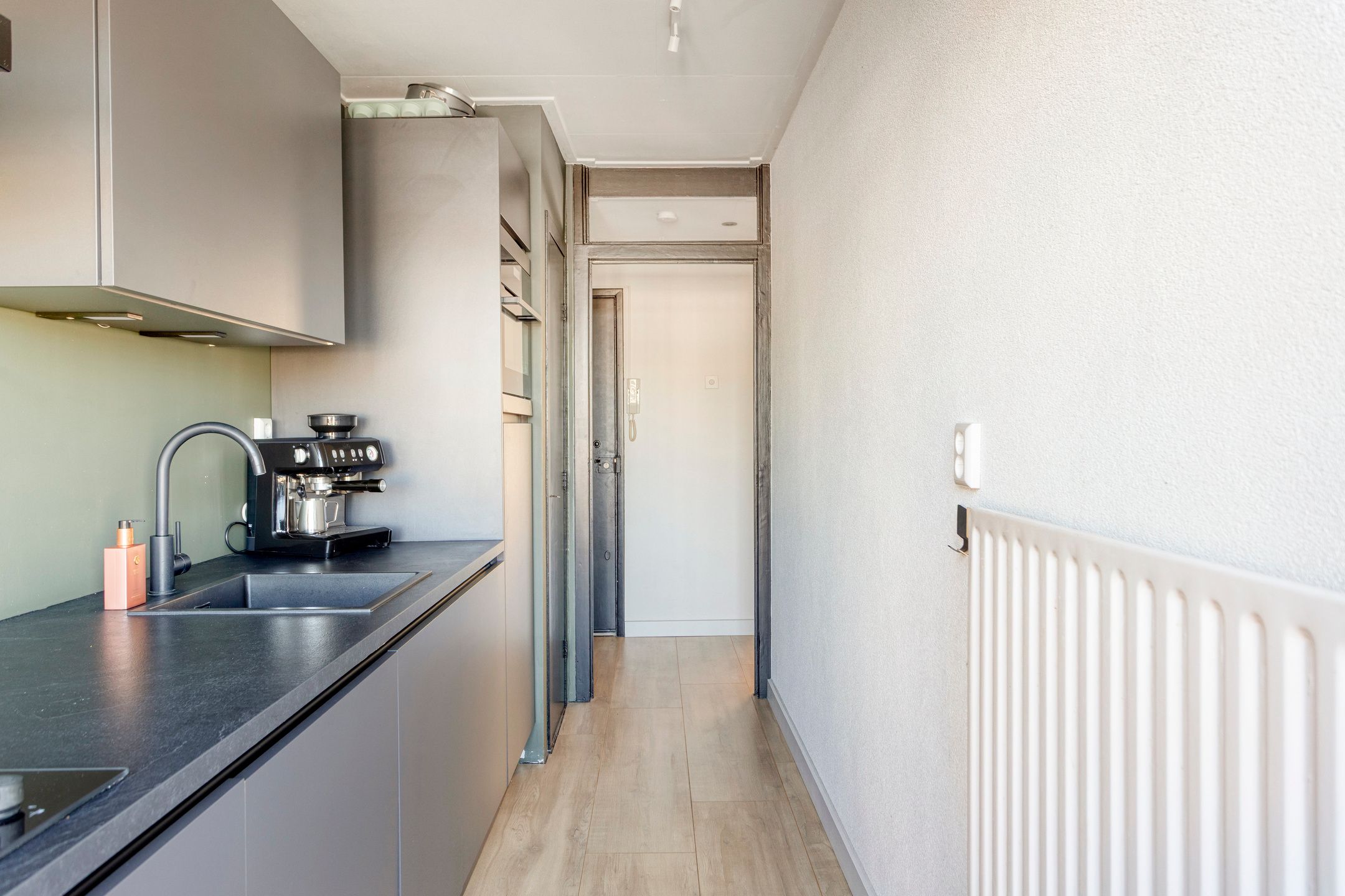 Photo 18 of Schepenstraat 25-D