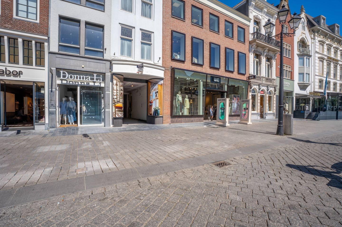 View photo 2 of Markt 67