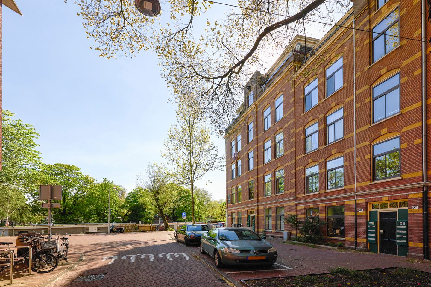 Photo 20 of Van Houweningenstraat 82-3