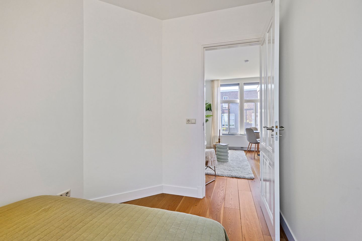 Photo 14 of Van Houweningenstraat 82-3