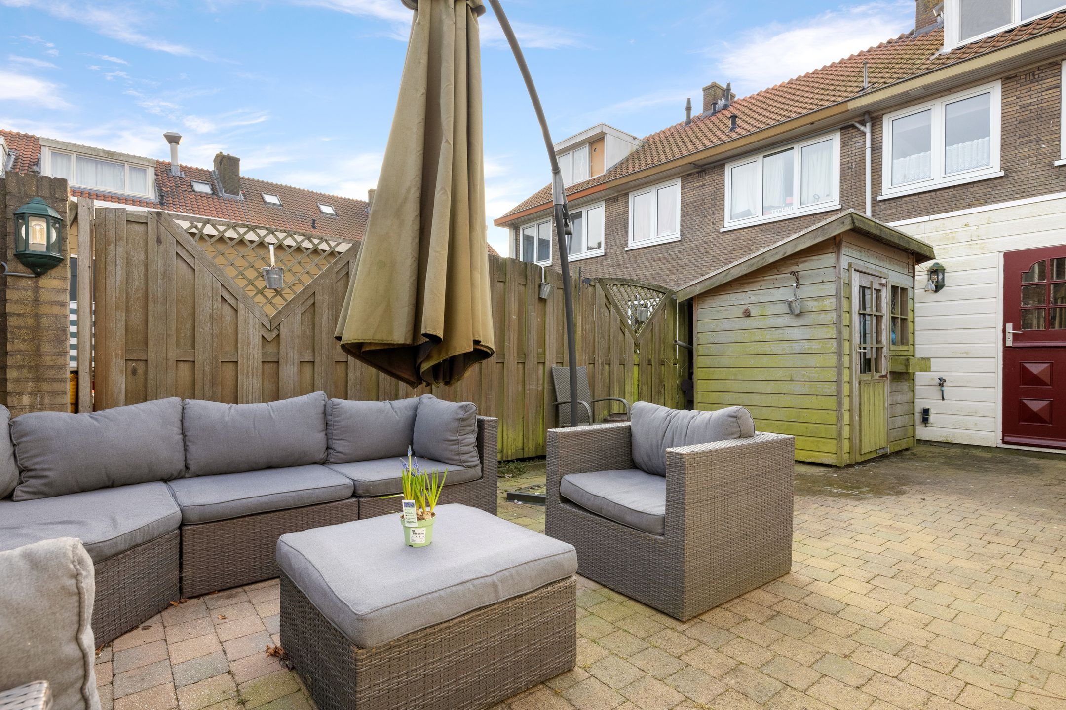 Sunny Family Home with Gardens and Solar Panels in Charmant Tuindorp — 36