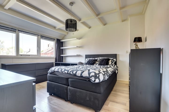 Twee-onder-één-kap te koop: Geraniumstraat 6, Goes