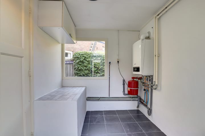 Twee-onder-één-kap te koop: Geraniumstraat 6, Goes