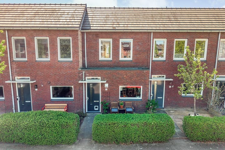 Foto 2 van Canneveltstraat 9