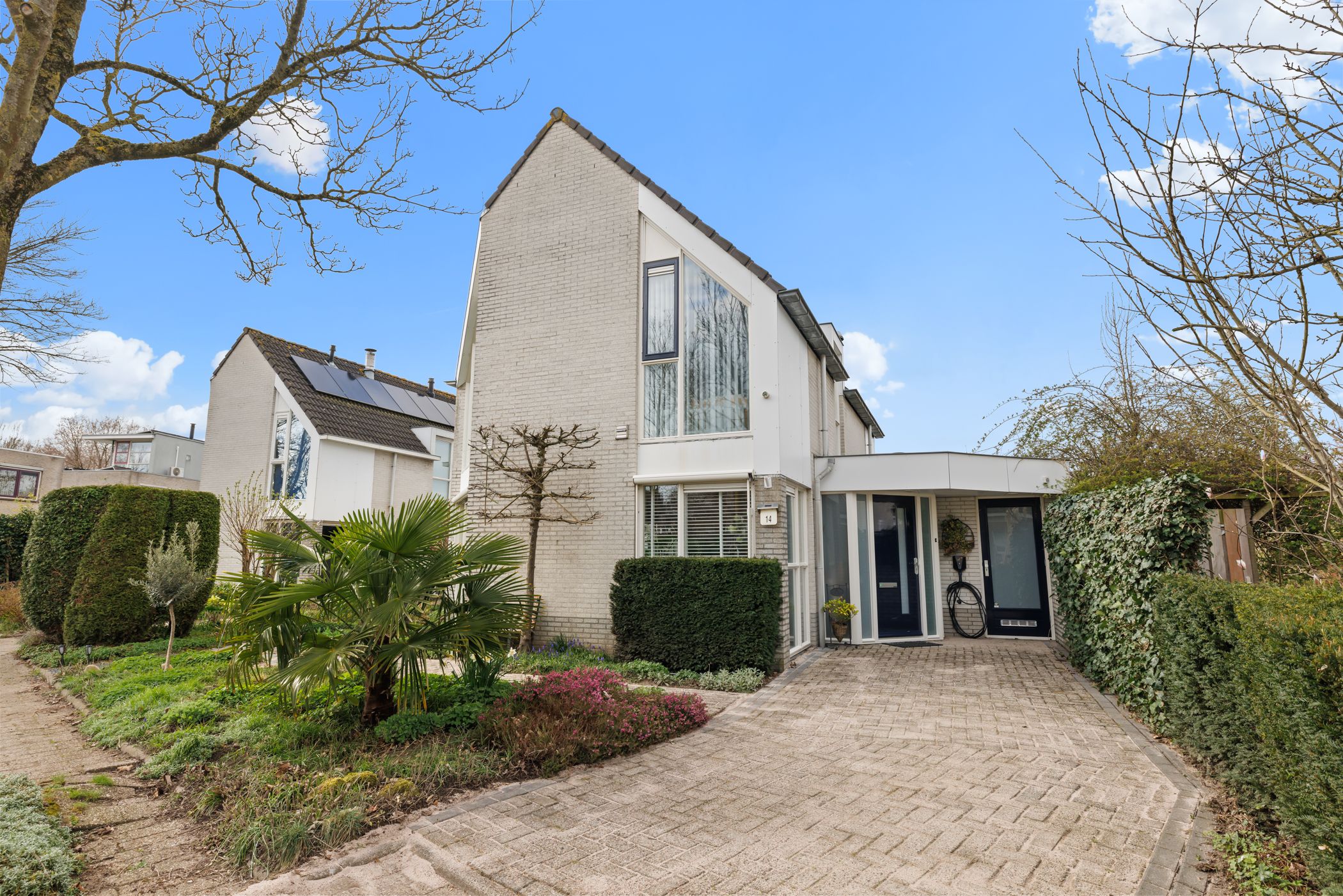 Spacious Detached Villa with Ground Floor Living Option and Landscaped Garden — 42