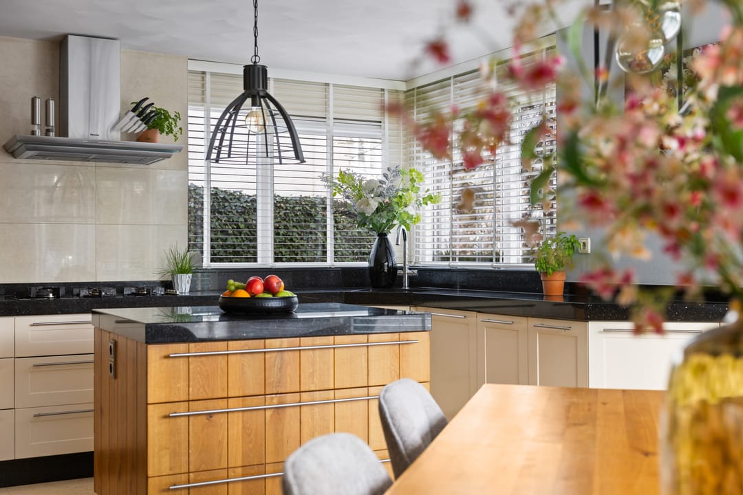 Spacious Detached Villa with Ground Floor Living Option and Landscaped Garden — 11