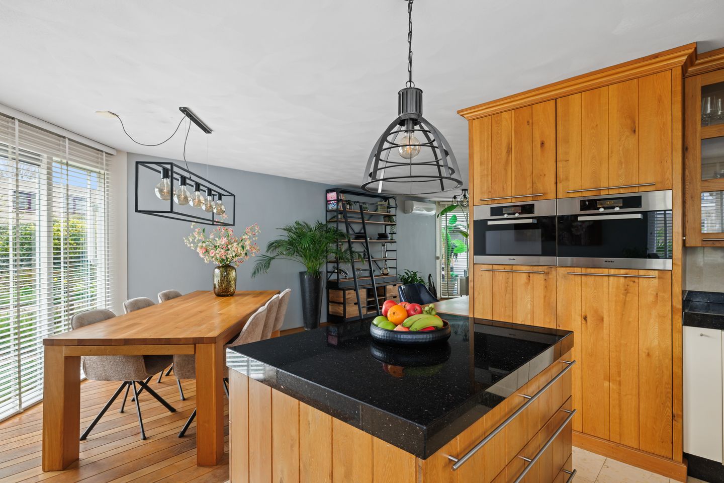 Spacious Detached Villa with Ground Floor Living Option and Landscaped Garden — 14