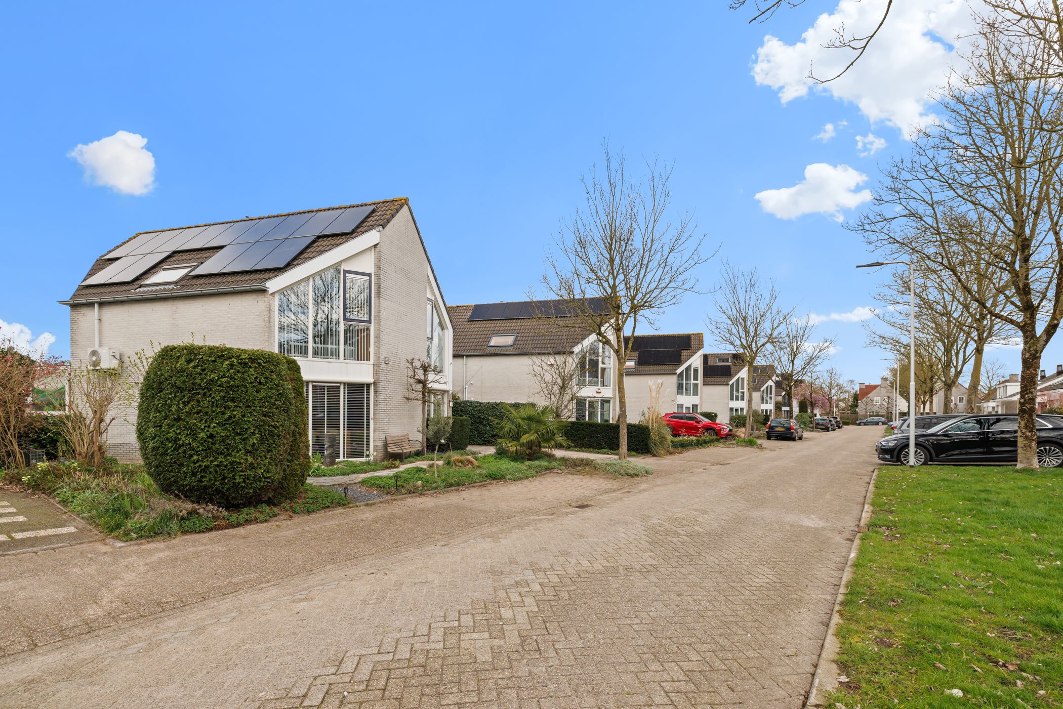 Spacious Detached Villa with Ground Floor Living Option and Landscaped Garden — 45