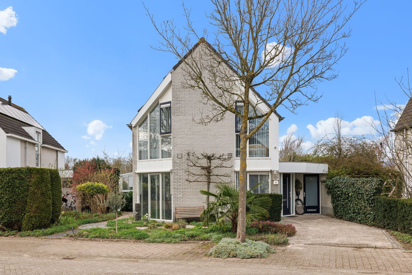 Spacious Detached Villa with Ground Floor Living Option and Landscaped Garden — 44