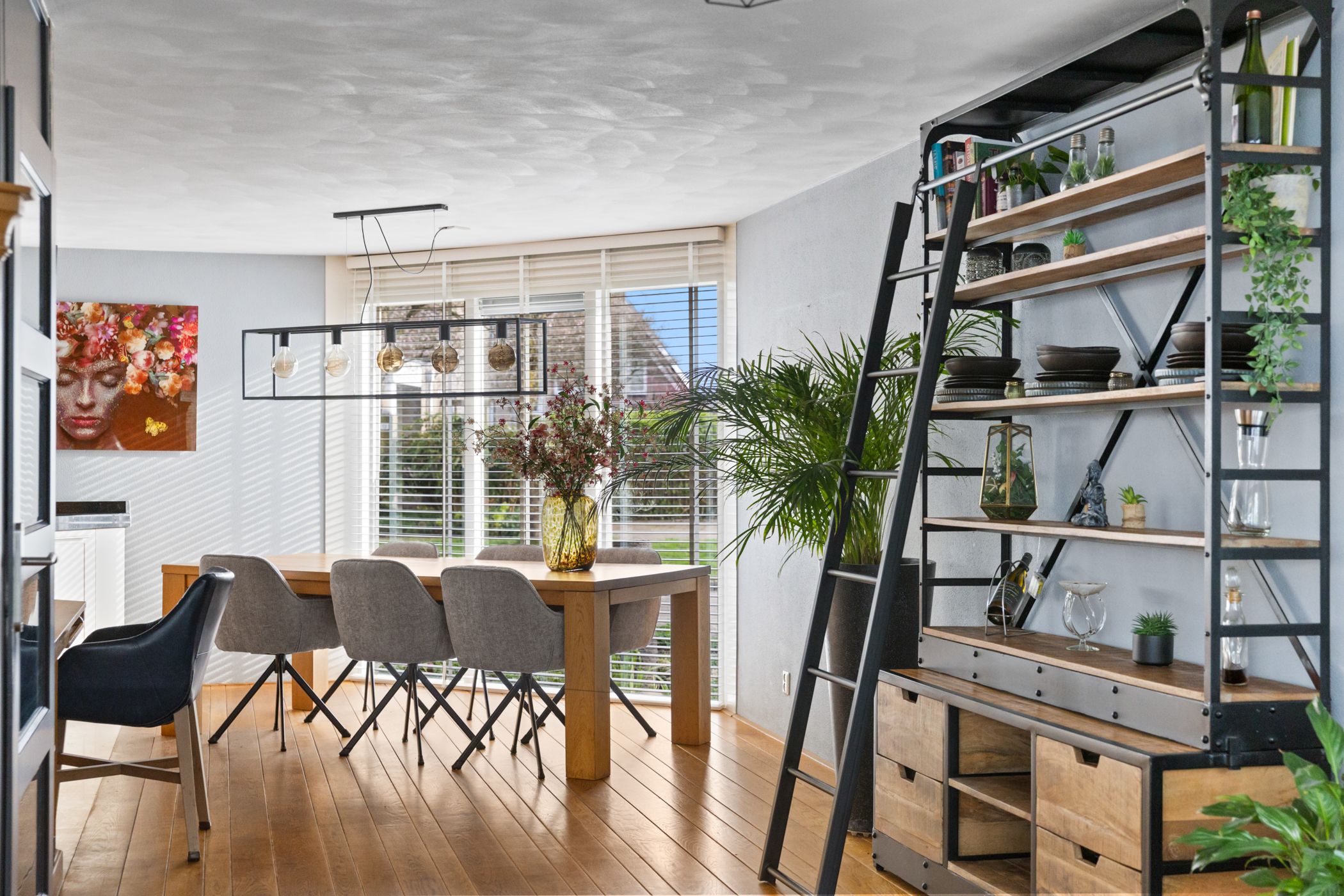 Spacious Detached Villa with Ground Floor Living Option and Landscaped Garden — 9