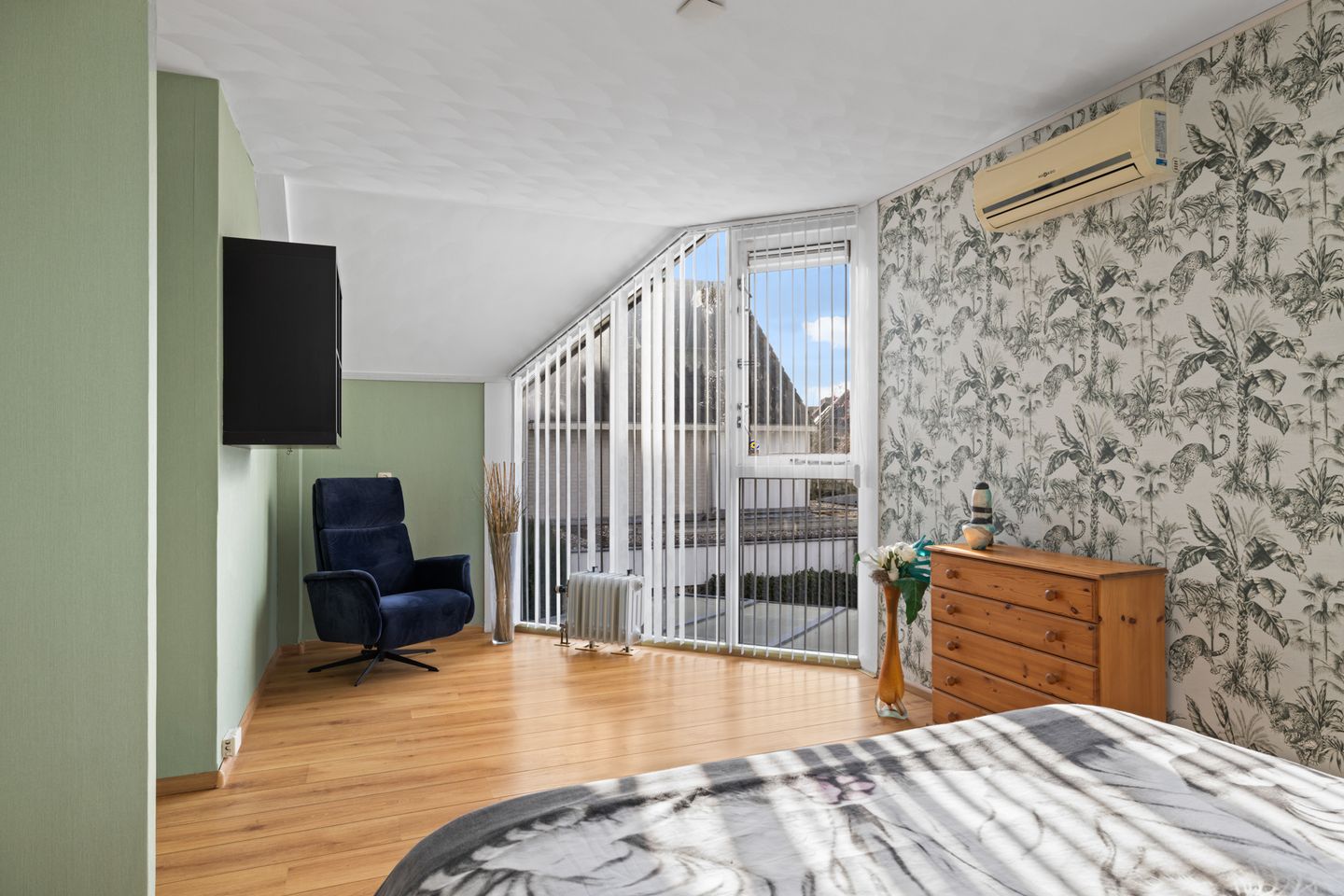 Spacious Detached Villa with Ground Floor Living Option and Landscaped Garden — 35