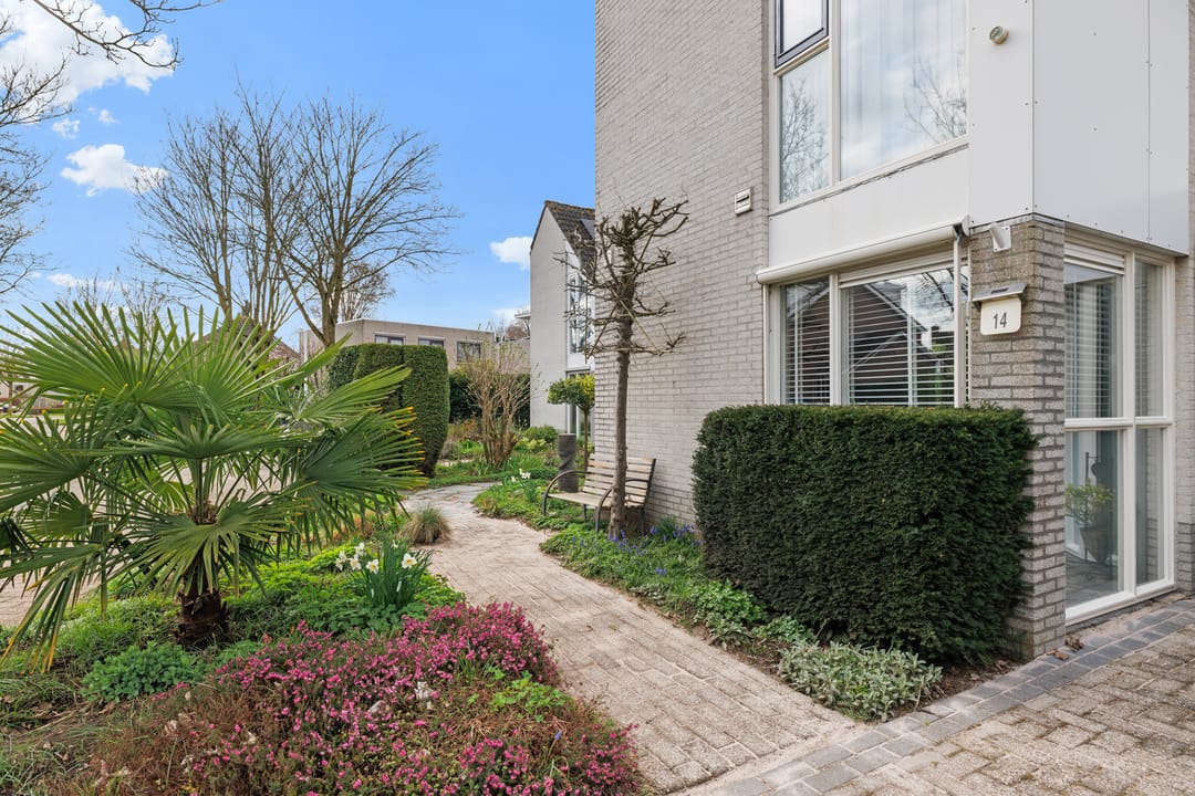 Spacious Detached Villa with Ground Floor Living Option and Landscaped Garden — 43