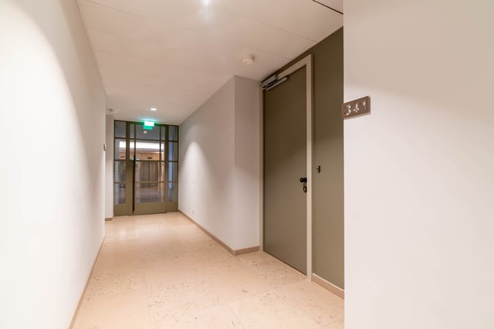 Photo 3 of Plesmanweg 341