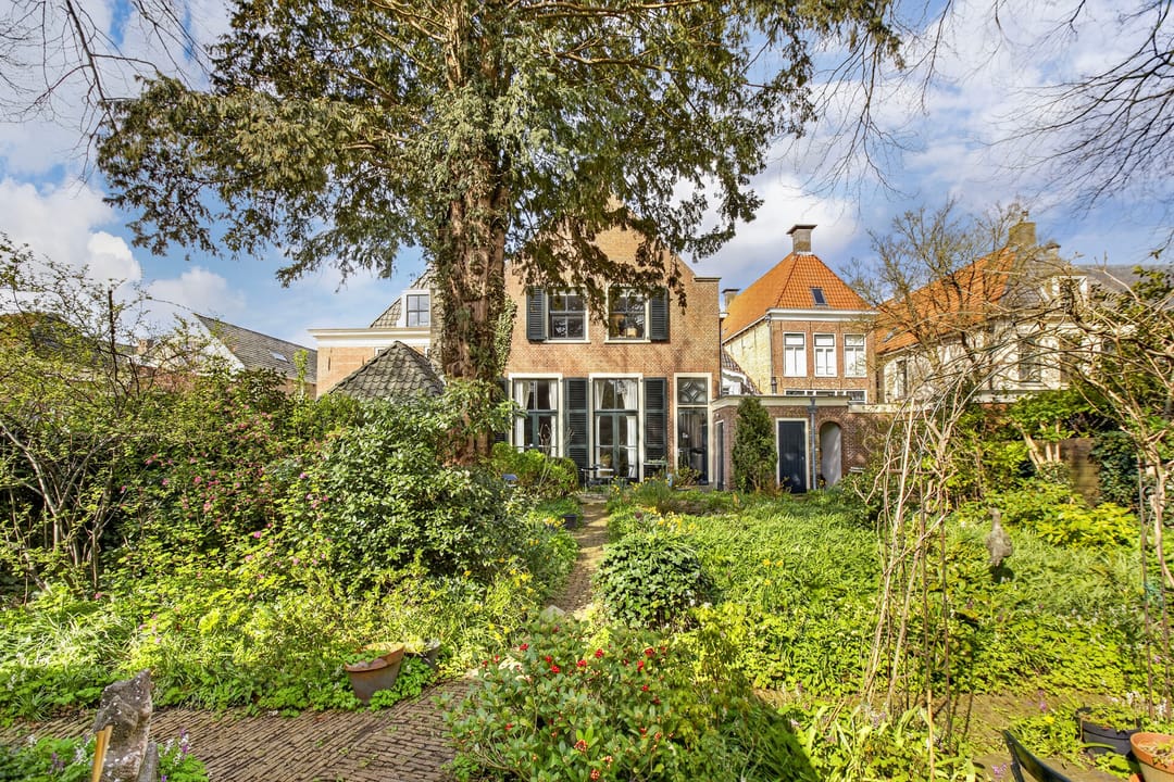 Photo 56 of Voorstraat 49