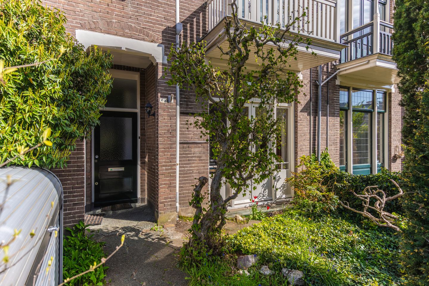 Charming Ground Floor Apartment with Spacious Garden in Burgemeesterswijk — 57