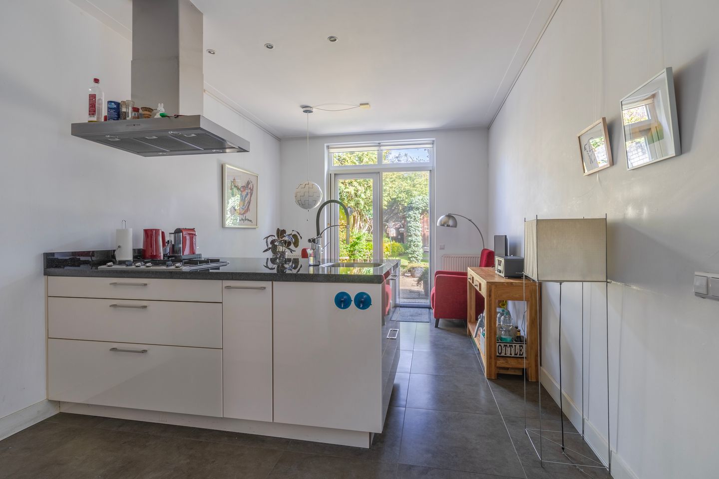 Charming Ground Floor Apartment with Spacious Garden in Burgemeesterswijk — 16