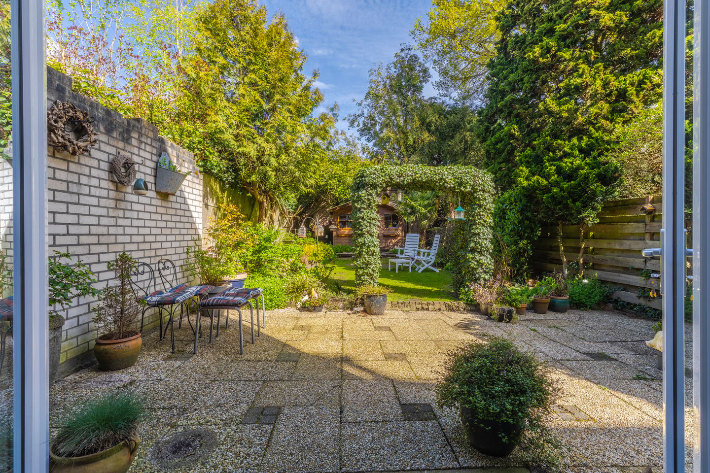 Charming Ground Floor Apartment with Spacious Garden in Burgemeesterswijk — 22