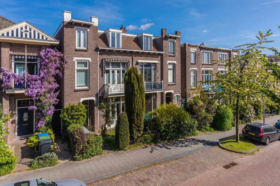 Charming Ground Floor Apartment with Spacious Garden in Burgemeesterswijk — 56