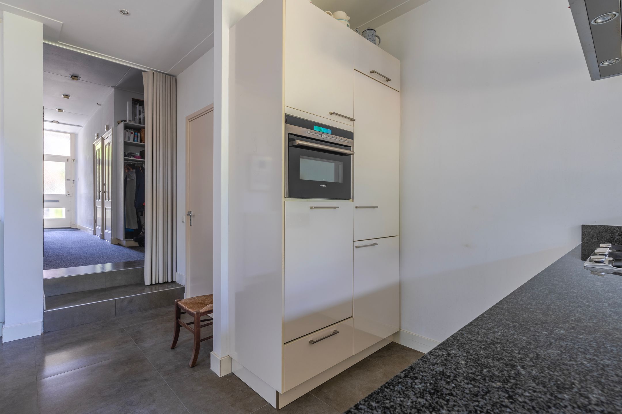 Charming Ground Floor Apartment with Spacious Garden in Burgemeesterswijk — 15