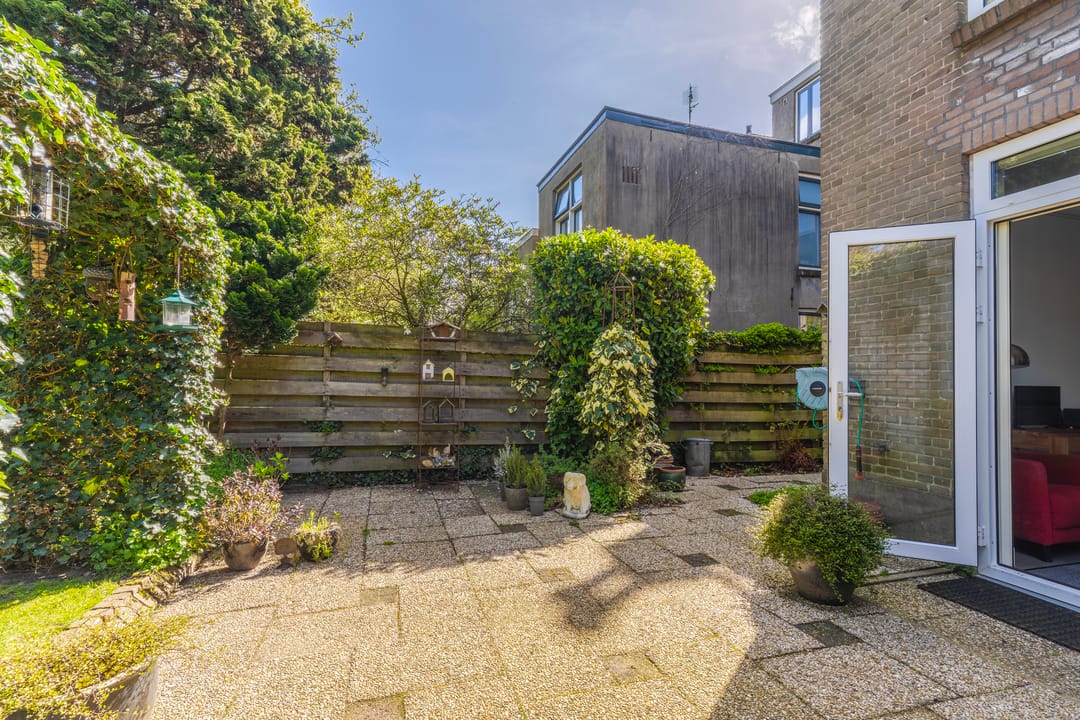 Charming Ground Floor Apartment with Spacious Garden in Burgemeesterswijk — 31