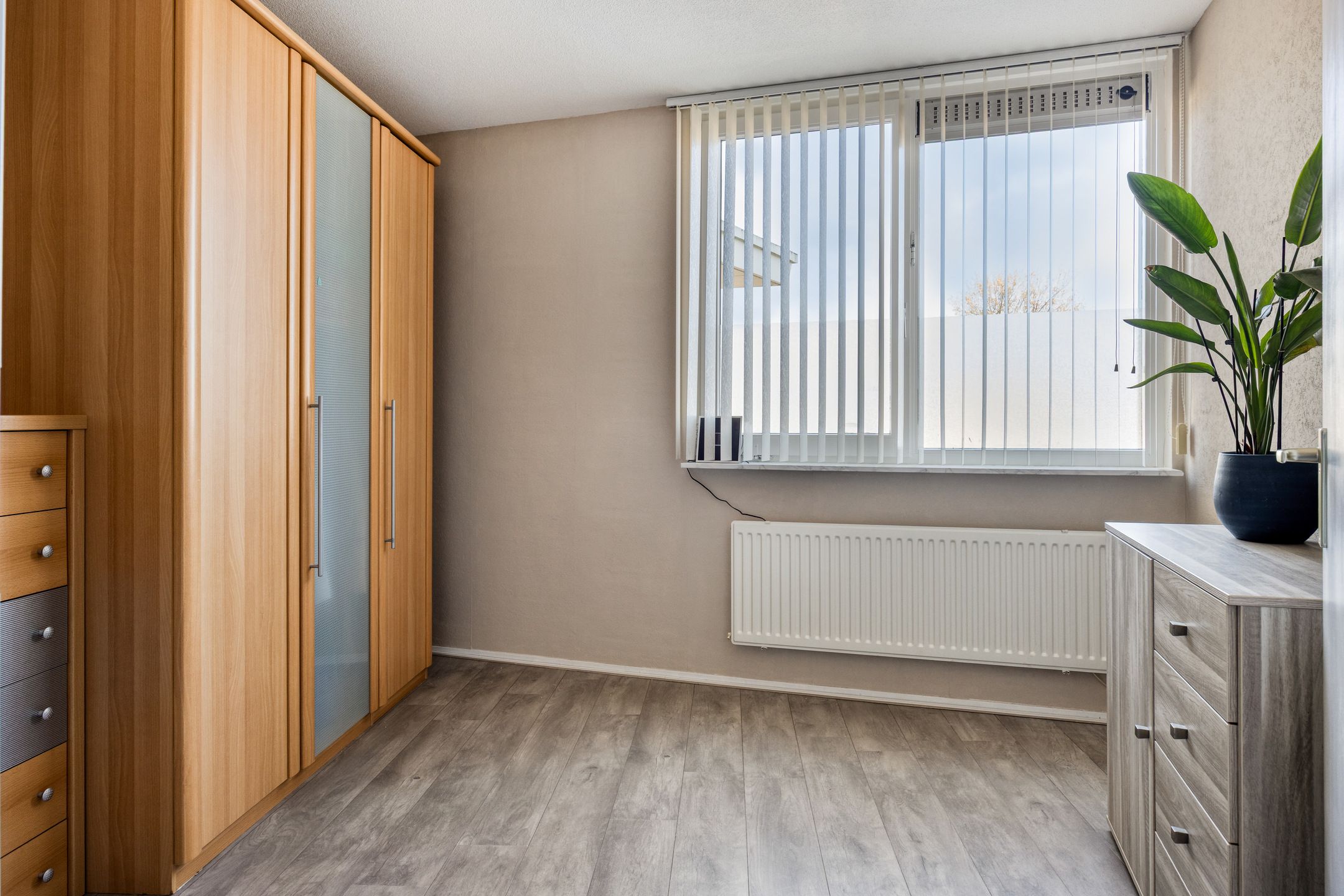 Ruime 3-kamer woning met zonnig zuidenbalkon in rustige Rotterdam-Zuid wijk — 30