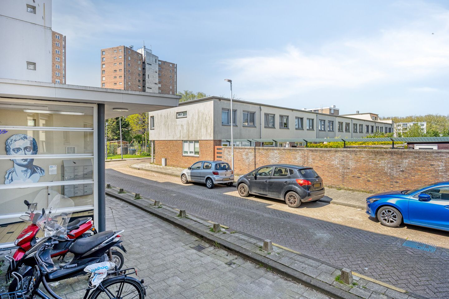 Ruime 3-kamer woning met zonnig zuidenbalkon in rustige Rotterdam-Zuid wijk — 40