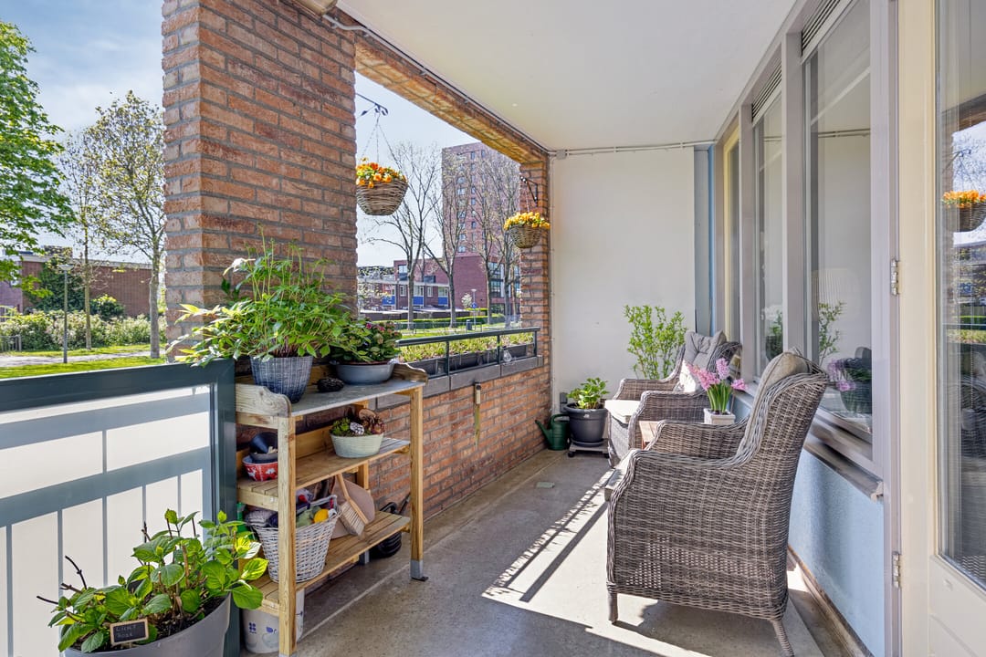 Ruime 3-kamer woning met zonnig zuidenbalkon in rustige Rotterdam-Zuid wijk — 32