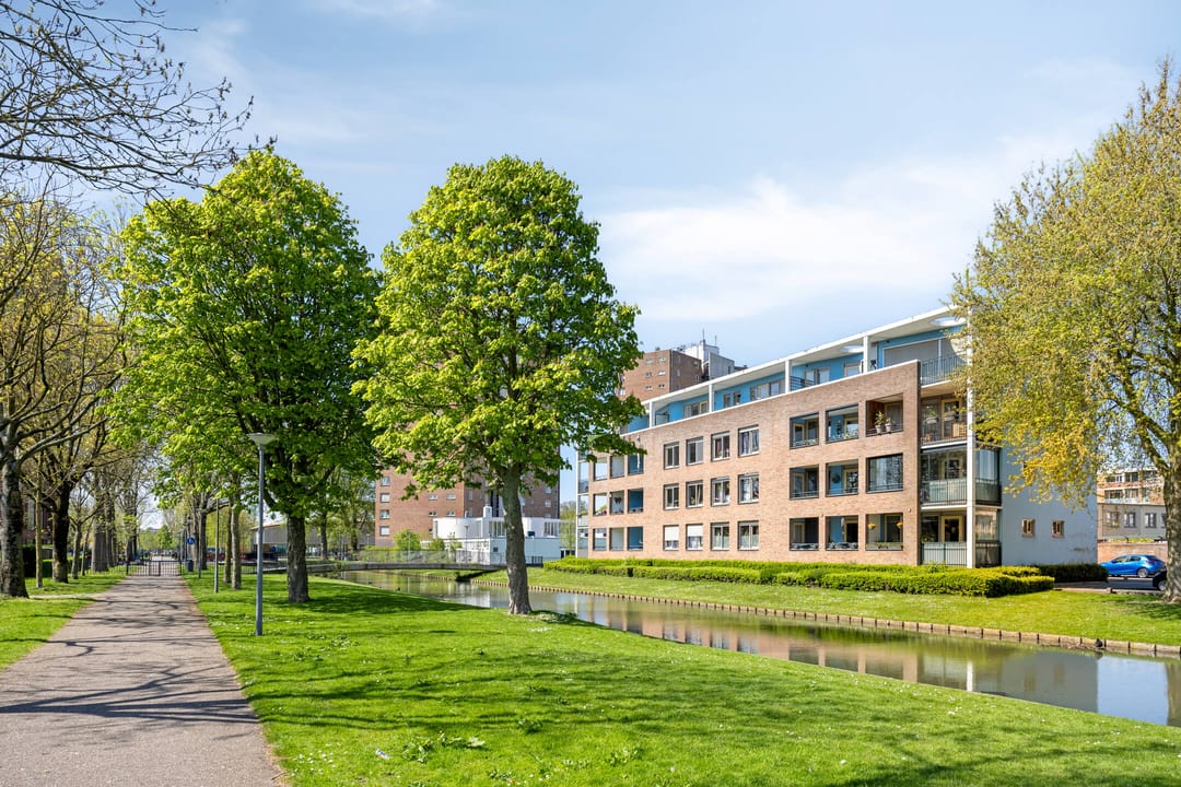 Ruime 3-kamer woning met zonnig zuidenbalkon in rustige Rotterdam-Zuid wijk — 43