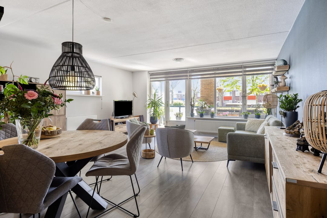 Ruime 3-kamer woning met zonnig zuidenbalkon in rustige Rotterdam-Zuid wijk — 17