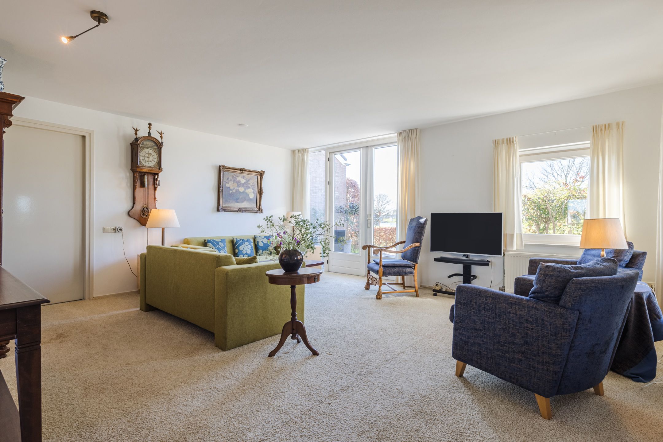 Detached living on a top location with two full residential units and panoramic Maas views — 71