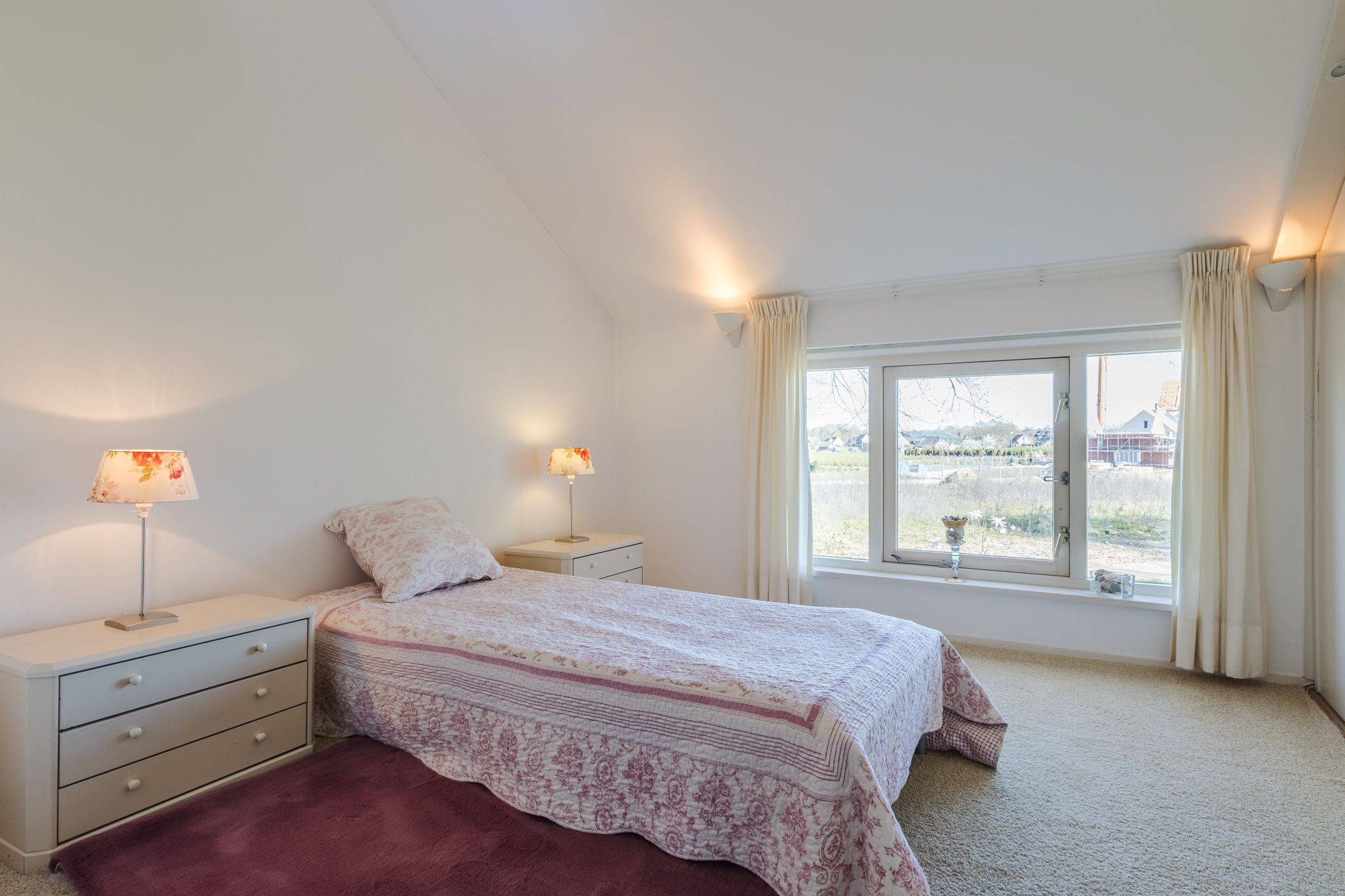 Detached living on a top location with two full residential units and panoramic Maas views — 83