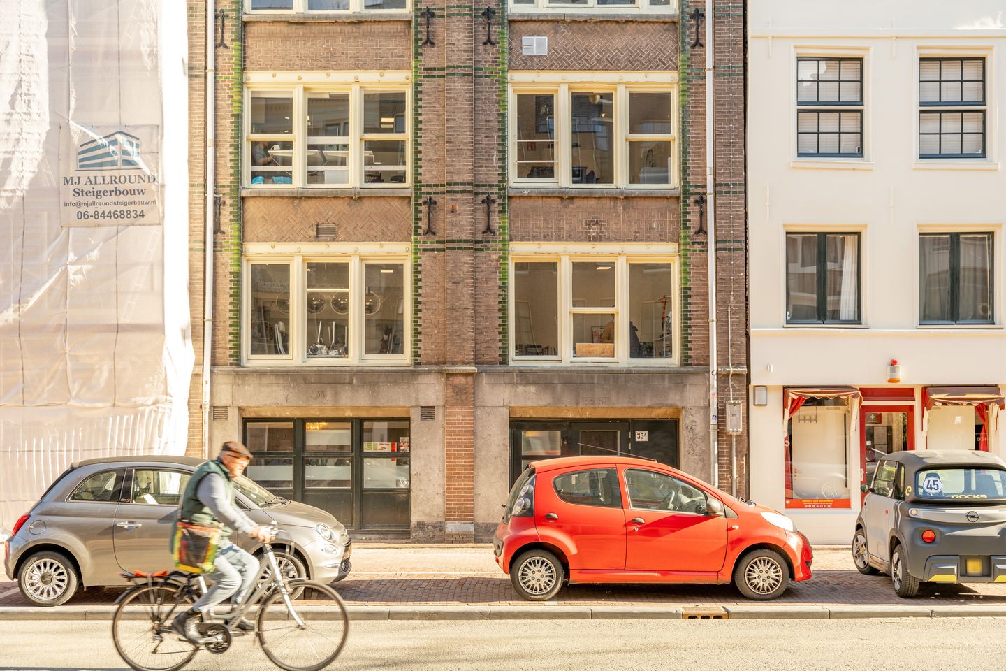 View photo 2 of Spuistraat 35