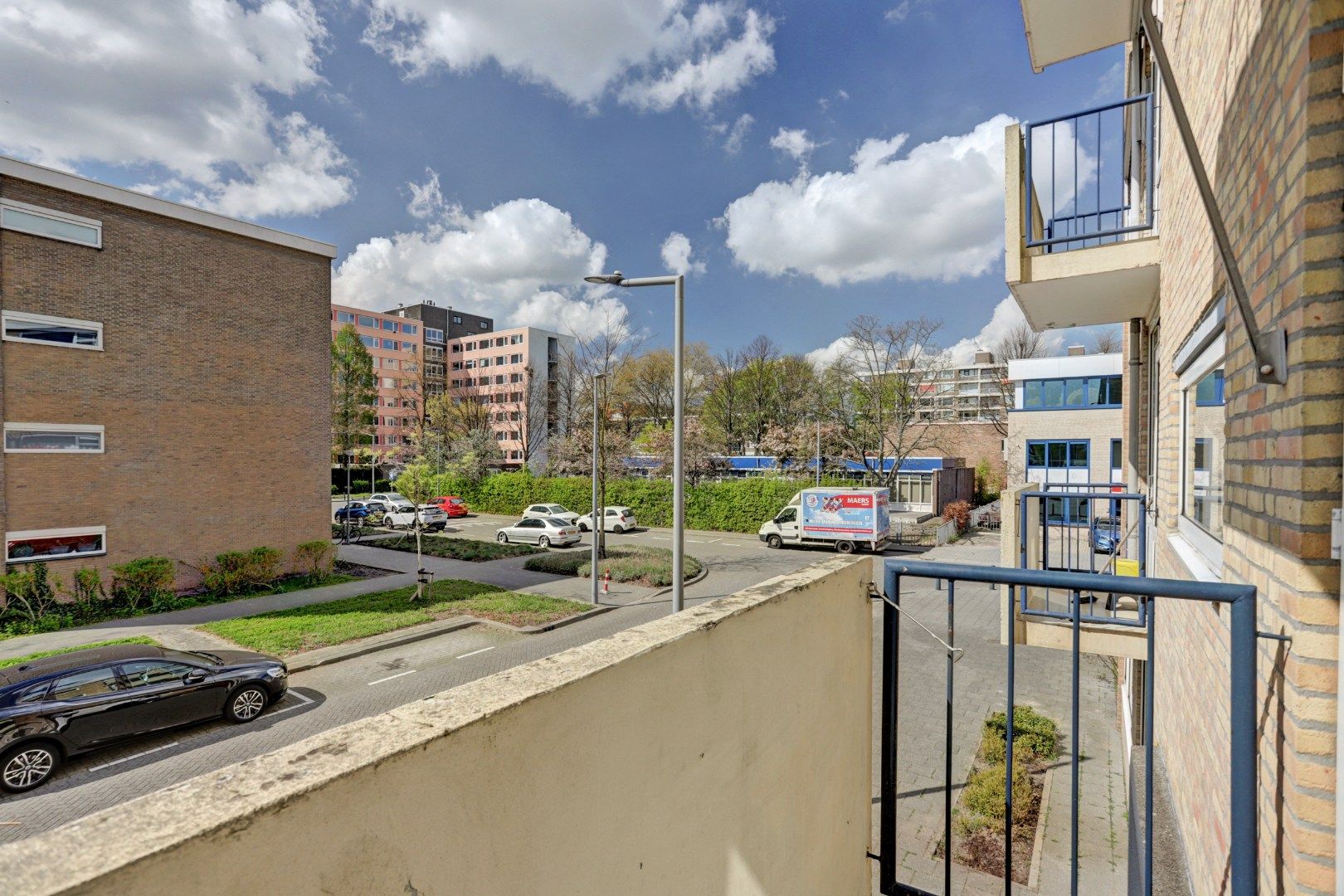 Photo 12 of Van Opbergenstraat 10