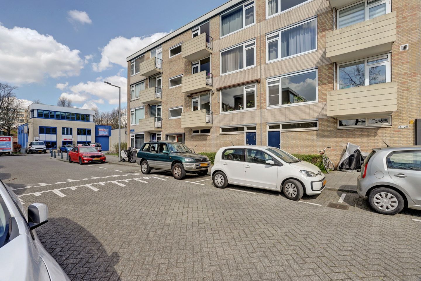 Photo 29 of Van Opbergenstraat 10