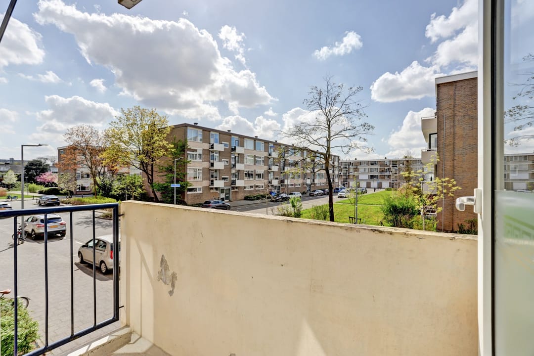 Photo 11 of Van Opbergenstraat 10