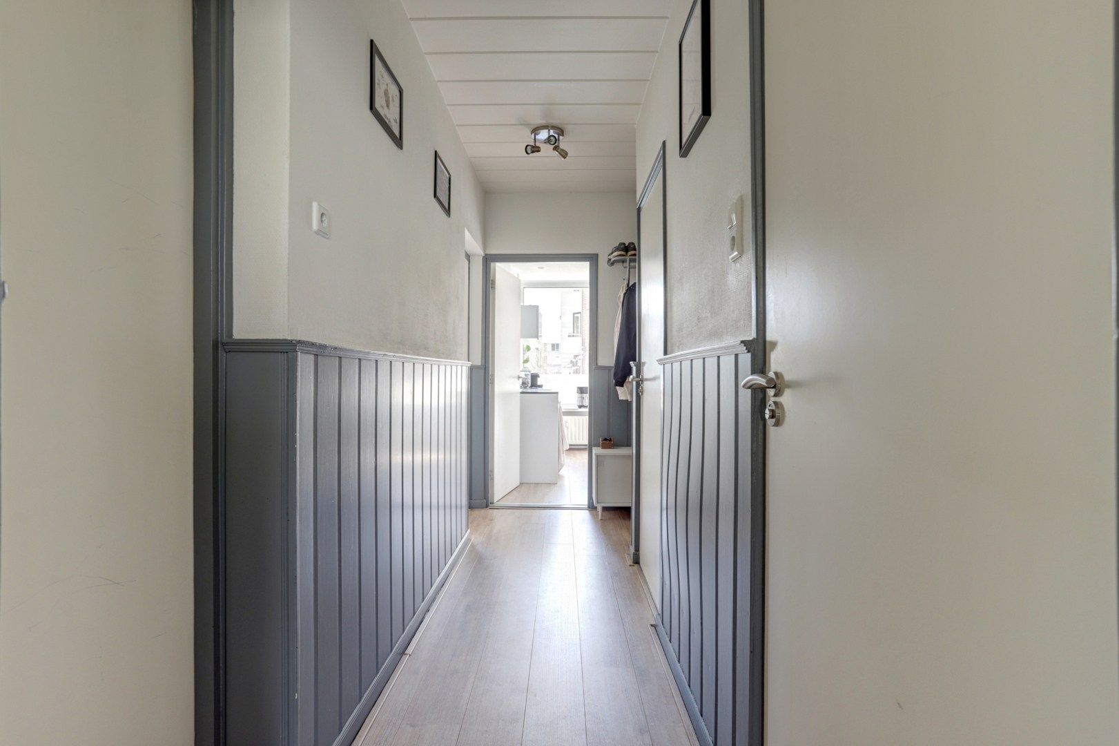 Photo 6 of Van Opbergenstraat 10