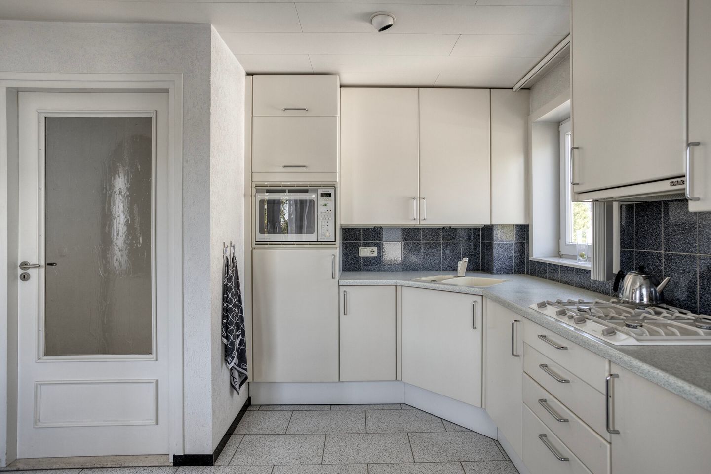 Ruimtelijke vrijstaande woning in Beek met dubbele bewoning en fijne tuin — 40