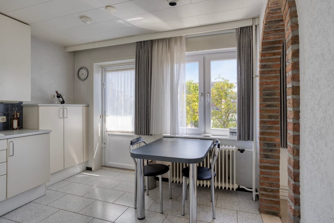 Ruimtelijke vrijstaande woning in Beek met dubbele bewoning en fijne tuin — 38