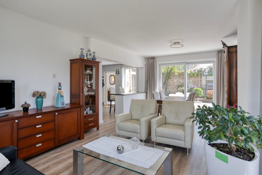 Ruimtelijke vrijstaande woning in Beek met dubbele bewoning en fijne tuin — 13