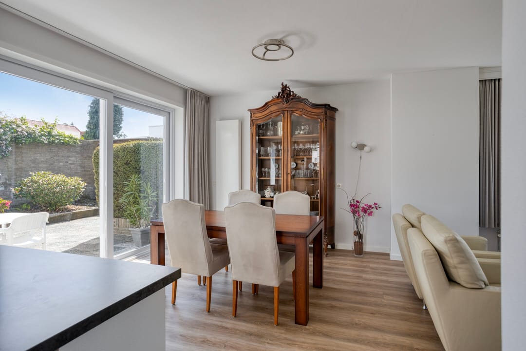 Ruimtelijke vrijstaande woning in Beek met dubbele bewoning en fijne tuin — 17