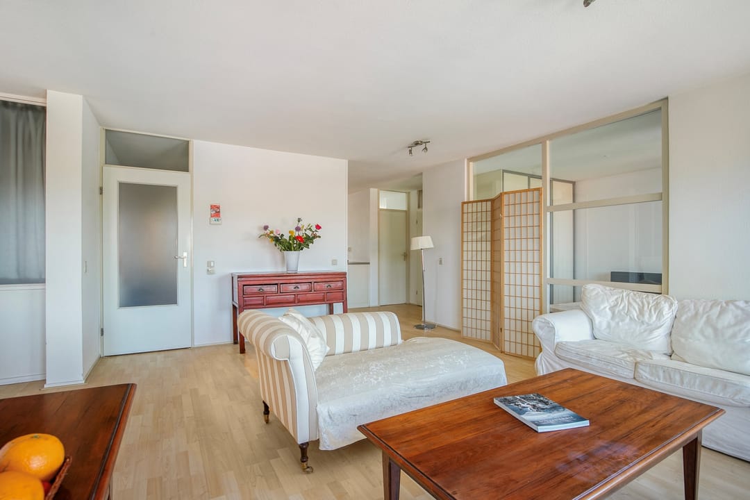 Spacious 4-room apartment with skyline views near Utrecht historic center — 13