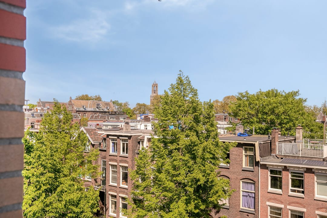 Spacious 4-room apartment with skyline views near Utrecht historic center — 23