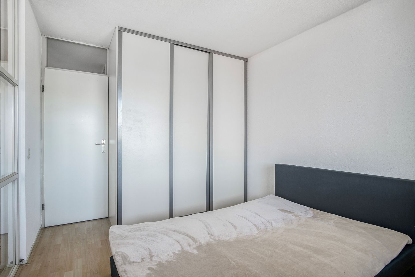 Spacious 4-room apartment with skyline views near Utrecht historic center — 20