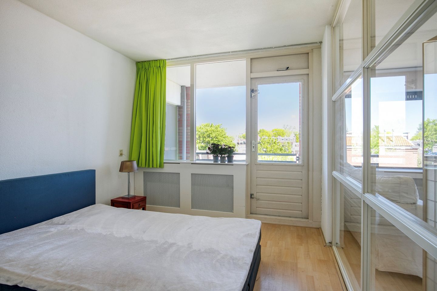 Spacious 4-room apartment with skyline views near Utrecht historic center — 19